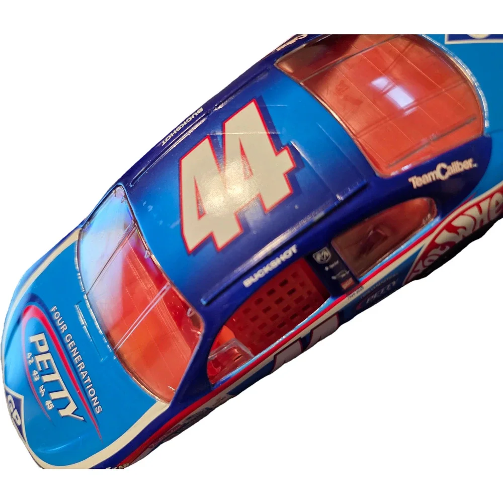 Team Caliber Buckshot Jones #44 Petty Four Generations Hot Wheels 1:24